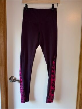 Champion Maroon Sports Leggings with Contrast Stitching